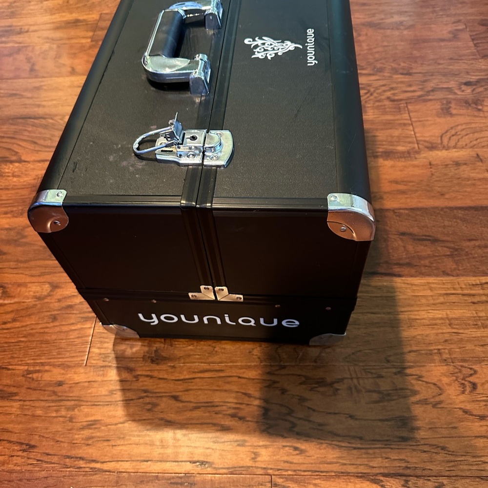 Younique Black and Silver Makeup Case with Sturdy Design